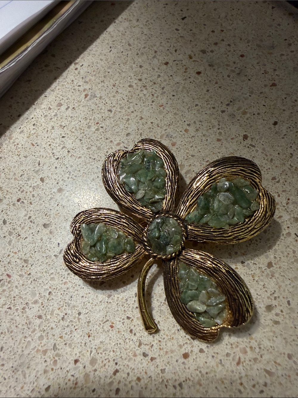 Vintage Gorgeous 4 Leaf Clover Brooch with Gold border and embedded Stones
